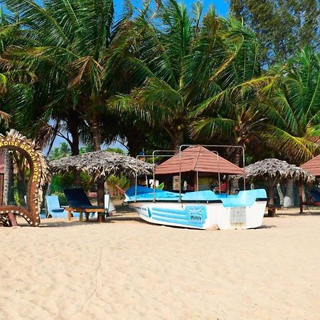 Mithra Paradise Beach Hotel Nilaveli Buitenkant foto