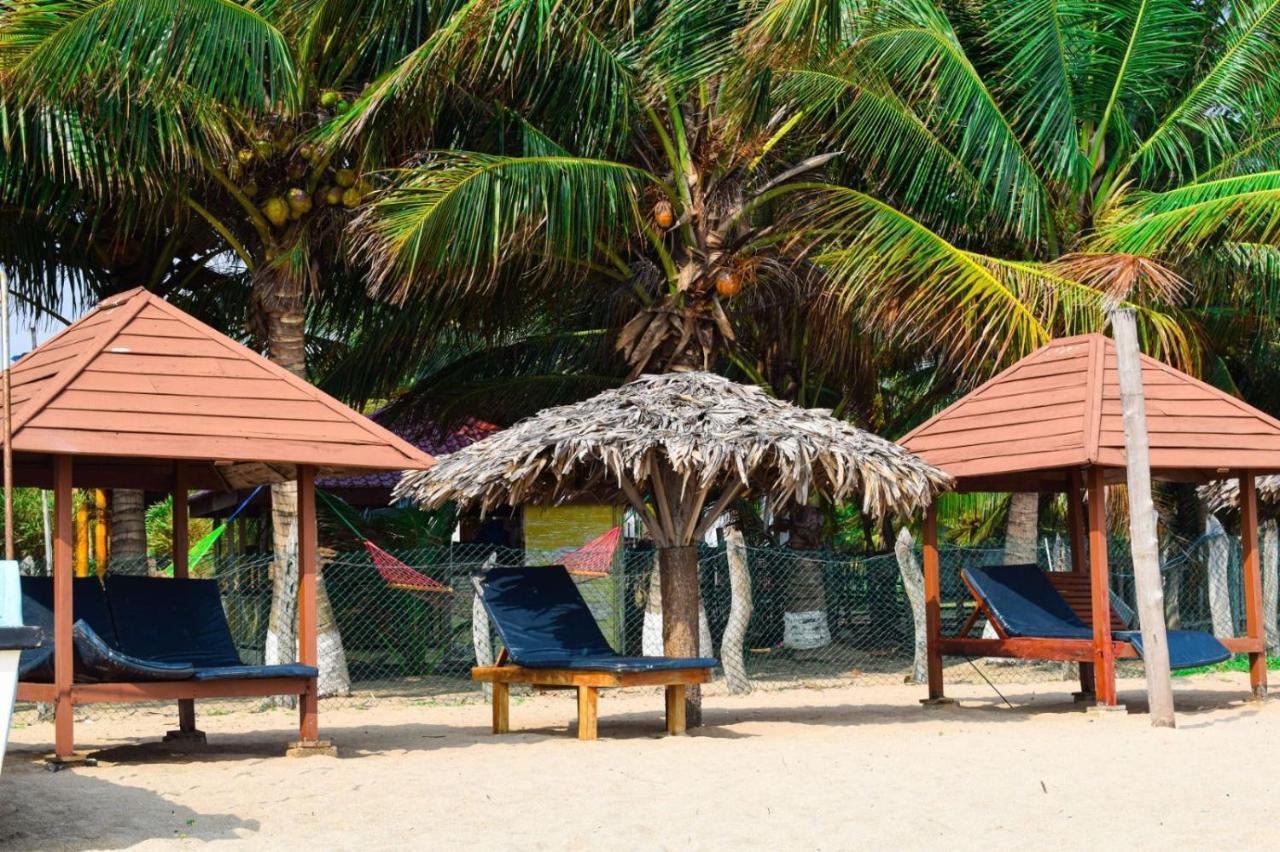 Mithra Paradise Beach Hotel Nilaveli Buitenkant foto