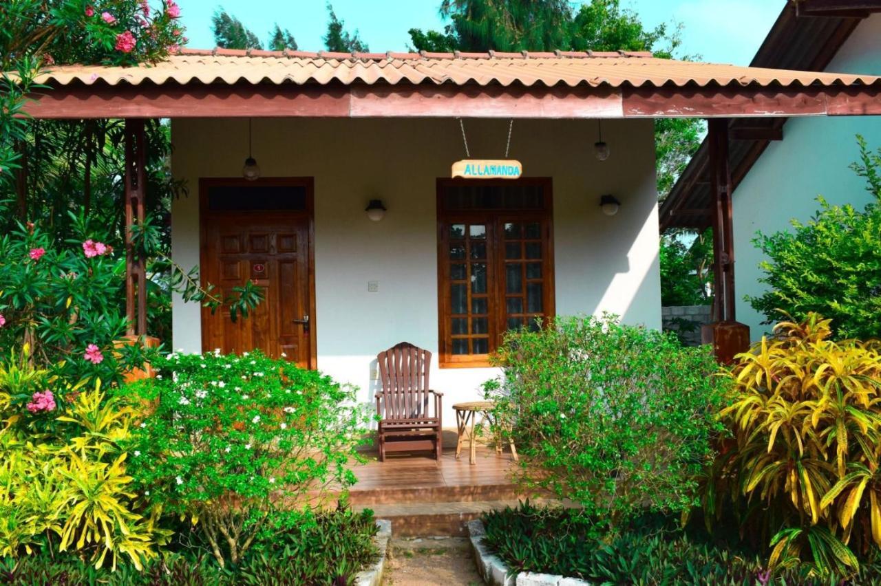 Mithra Paradise Beach Hotel Nilaveli Buitenkant foto