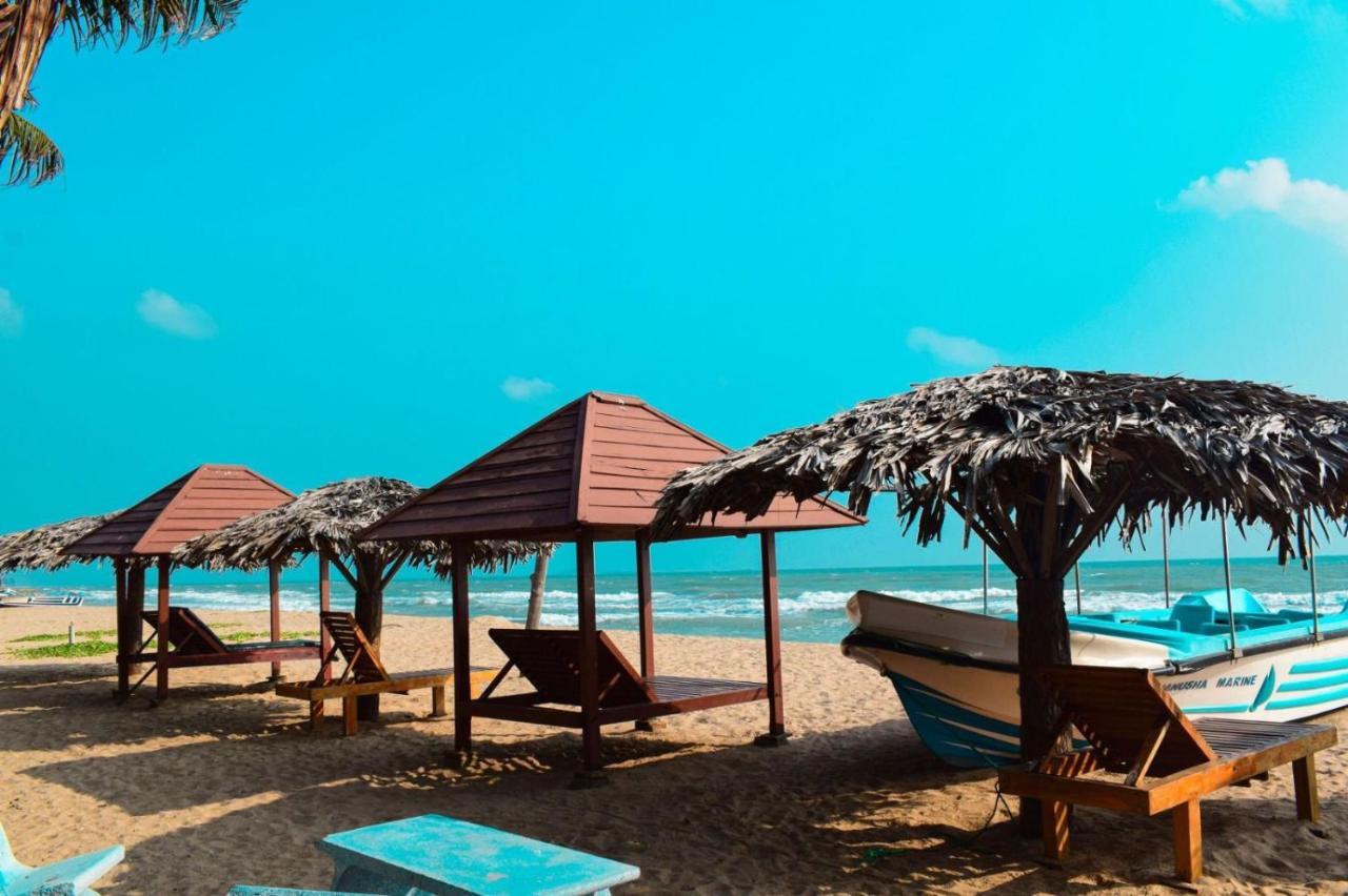 Mithra Paradise Beach Hotel Nilaveli Buitenkant foto