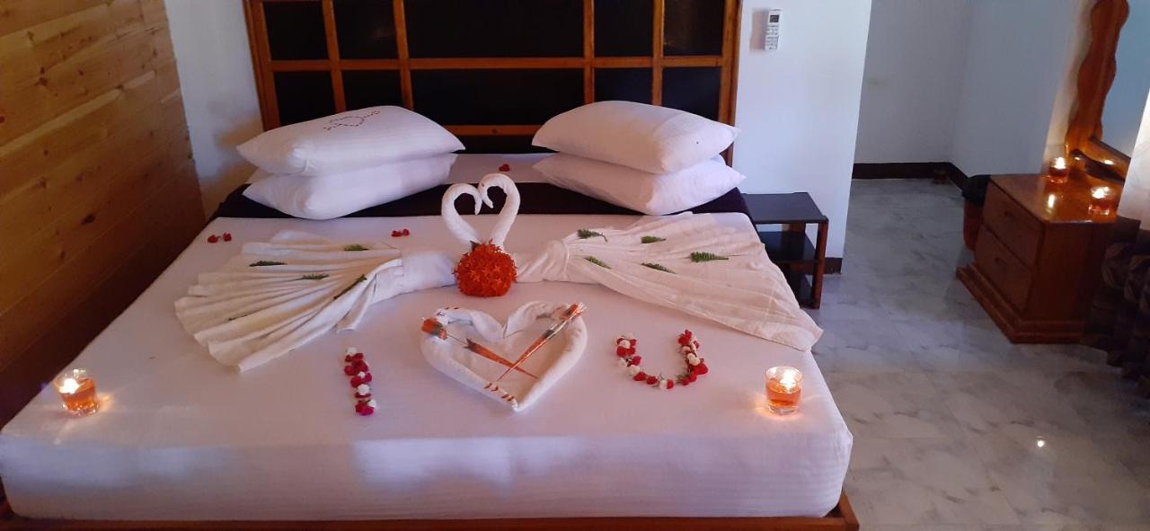 Mithra Paradise Beach Hotel Nilaveli Buitenkant foto